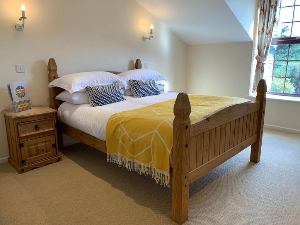 Zucchini Italian Kitchen & Rooms Truro Esterno foto