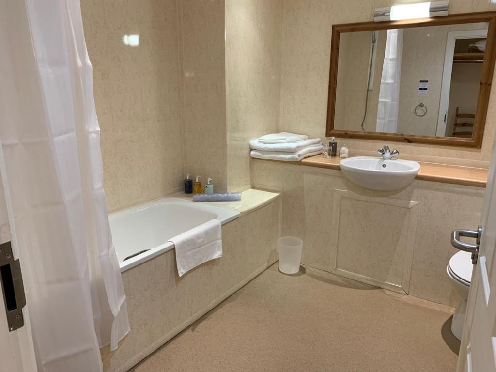 Zucchini Italian Kitchen & Rooms Truro Esterno foto
