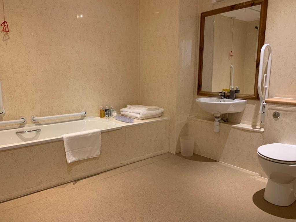 Zucchini Italian Kitchen & Rooms Truro Esterno foto