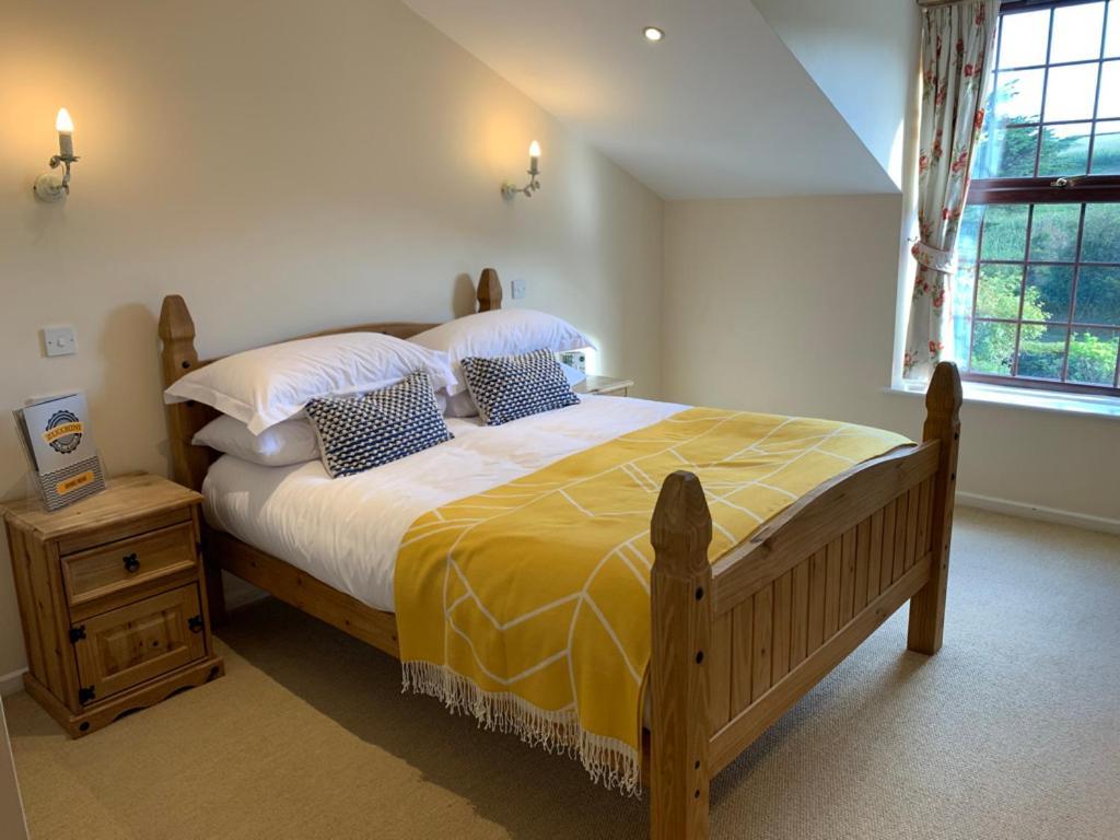Zucchini Italian Kitchen & Rooms Truro Esterno foto